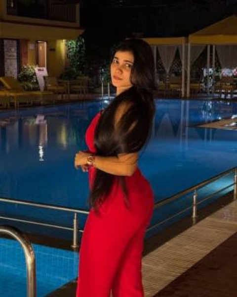 Noida Sector 18 ,Call Girls { 84484 VIP 21148 Noida Escorts SerVice 24/7 NCR