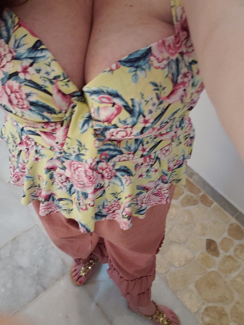 Call Girls in Shalimar Bagh (Delhi) ☎️+91-9958⇒01⇐8831:💘