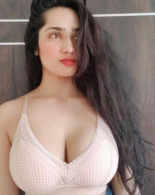 Verified✔️ Young Call Girls in Sector 28 (Noida) ✨9643727424✔️ Delhi Escorts Service in Delhi NCR