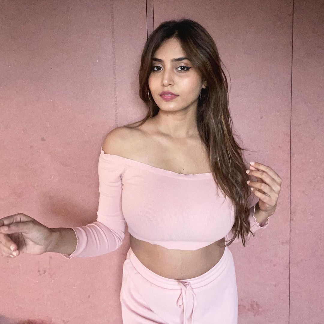 Top model 𝟵𝟯𝟬𝟰𝟲𝟭𝟱𝟭𝟮𝟳 college call girl service available in