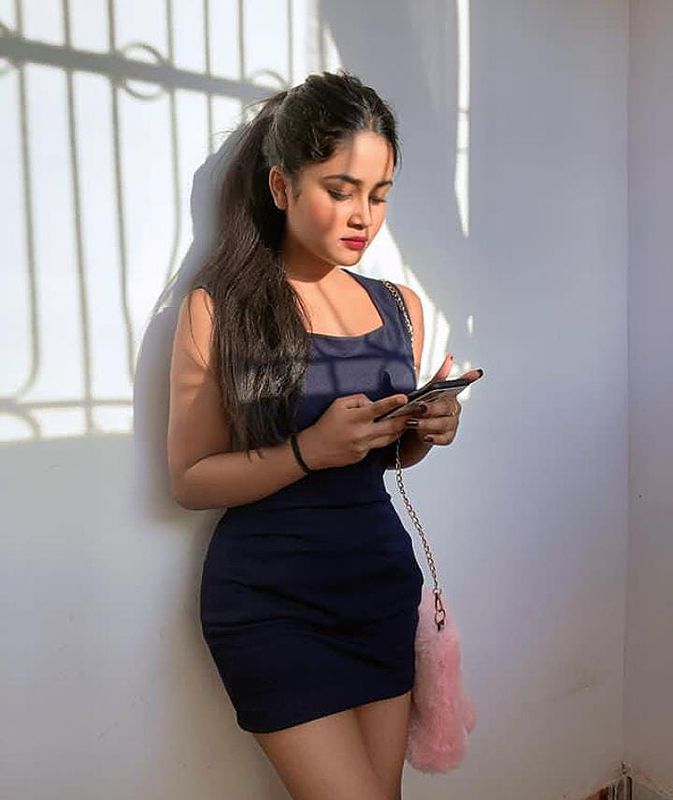 9990771857 Call Girls Kamla Nagar Delhi – Near Metro Line