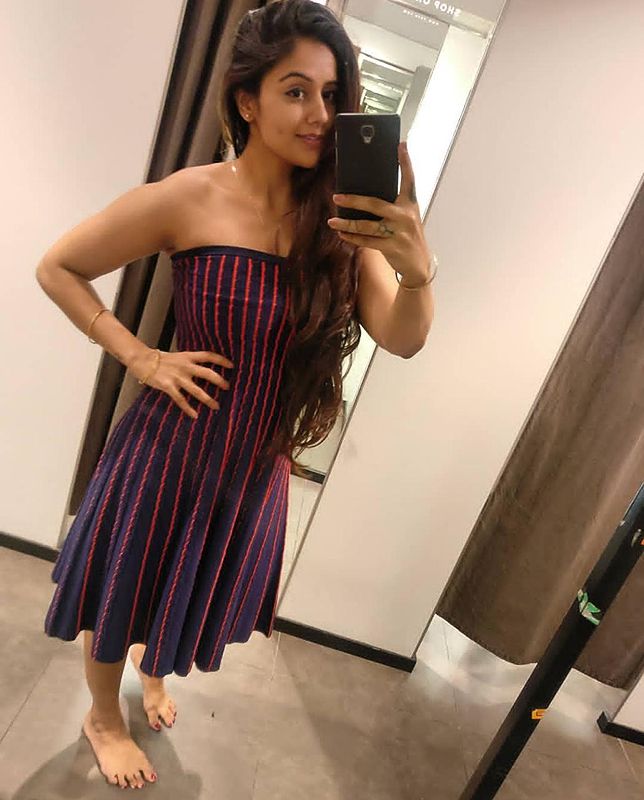 9990771857 Call Girls Nehru Place Delhi – Near Metro Mohammadpur