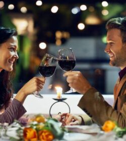 A-smiling-couple-on-a-romantic-dinner-date-2