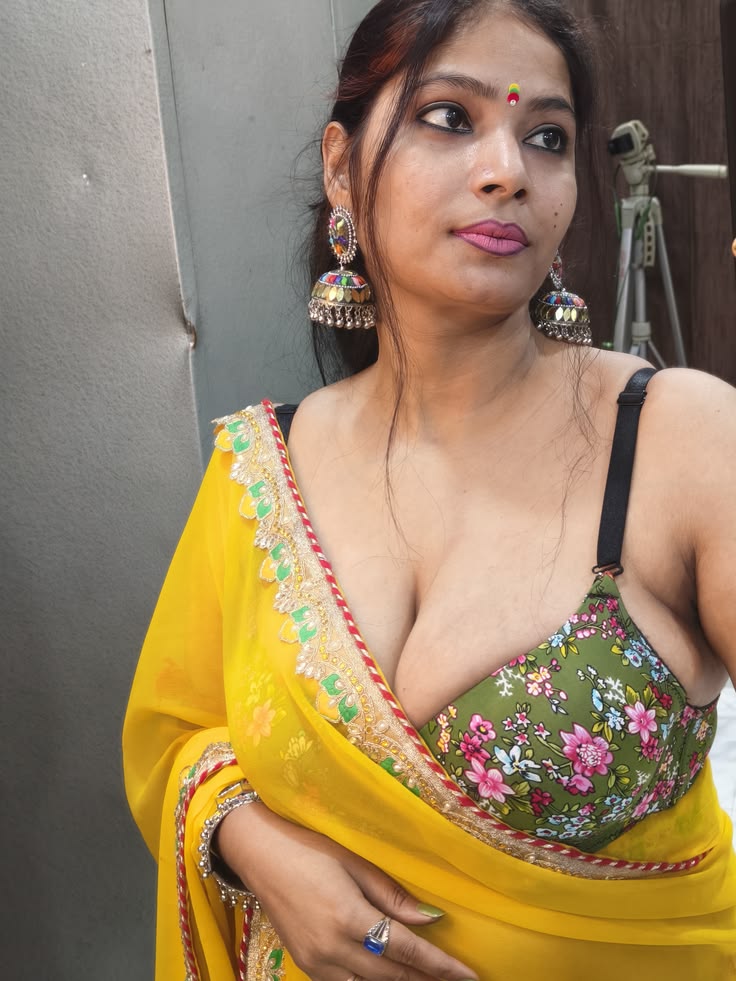 Greater Kailash CALL GIRLS ❤️ 𝟲𝟮𝟴𝟳𝟲𝟮𝟮𝟱𝟭𝟴 ♥️ PREMIUM ESCORT SERVICE