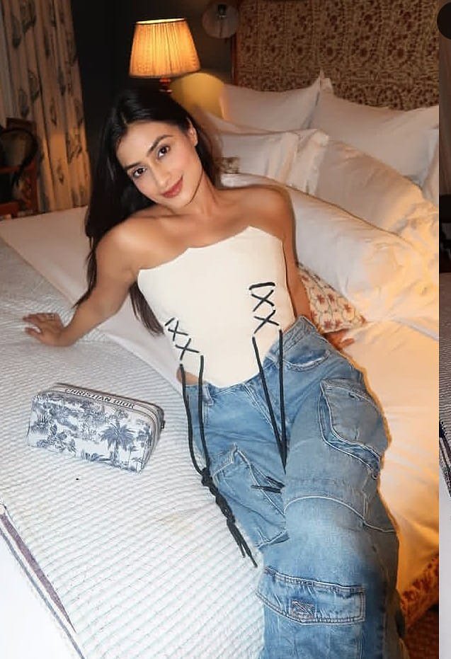 CALL GIRLS IN (DELHI) AEROCITY ☎️9811754503✅DELHI ESCORT