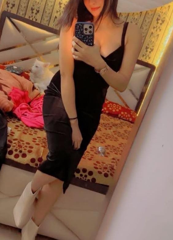 Call Girls in Govindpuri 𝟖𝟒𝟒𝟖𝟐𝟐𝟒𝟑𝟑𝟎 Call Girls Delhi Ncr