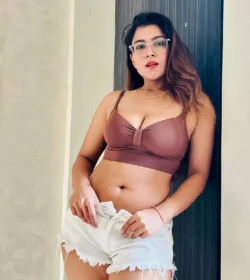 isha-chauhan-beautiful-busty-ahmedabad-escort-graceful-and-flashy-call-girl