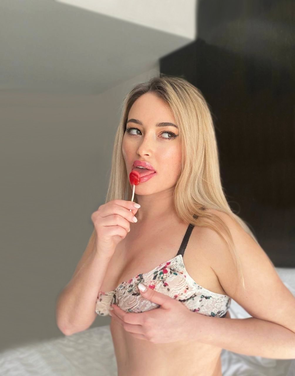 +91- 9319099832 Low Price Call Girls In Delhi Malviya Nagar Escort