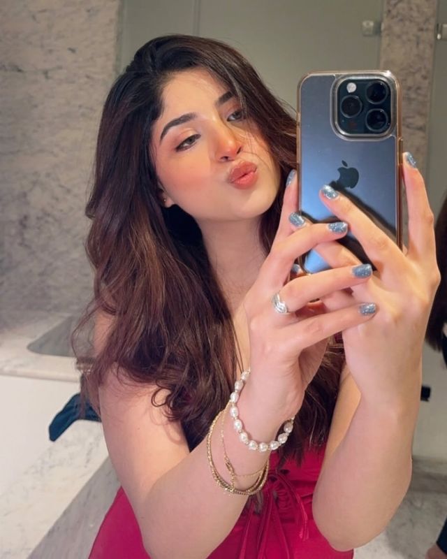Call Girls In Sarojini Nagar 9711800081 Escort Service