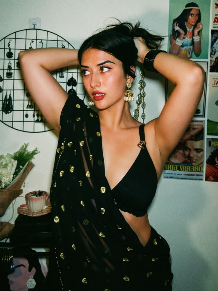 Call Girls In Mandawali ✿ ⚡ 𝟗𝟕𝟏𝟏𝟖𝟎𝟎𝟎𝟖𝟏 ⚡ ✿ Escort Service