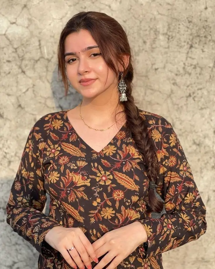 Call Girls In Crowne Plaza Gurgaon, an IHG Hotel sector 29-9643077921 Delhi North-East Escorts Service