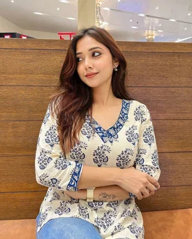 ꧅Call Girls In (DELHI)+9643442675✔Munirka)