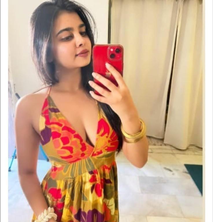 Hire ❤ Best Call Girls in Sector 17 Noida | 8920285992